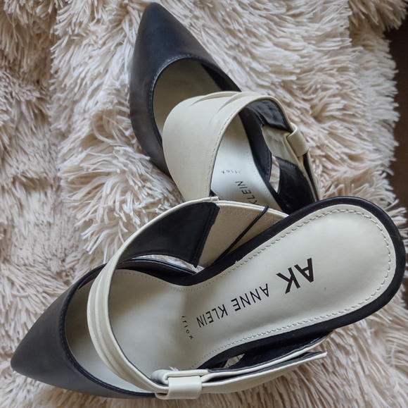 Anne  Klein AK Flora Mules - Picture 1 of 4